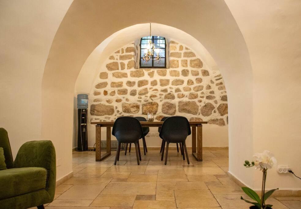 Cozy Heritage Home エルサレム エクステリア 写真